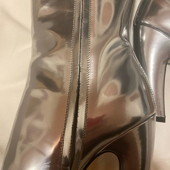 Bottega Venetia silver mirror leather. New with box - Picture 4 of 5